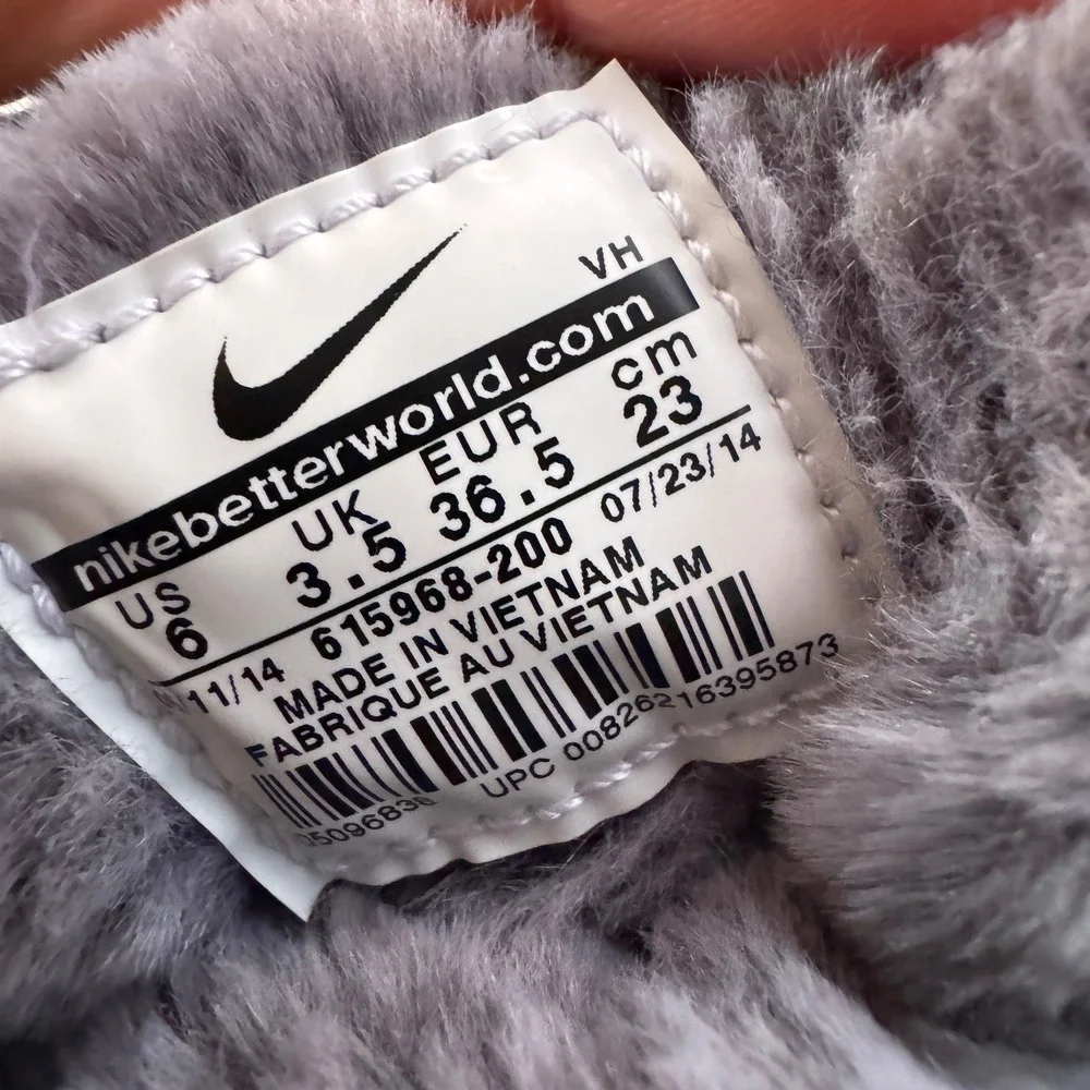 Nike Roshe Run Hi SneakerBoot 6 Grey Quilted Faux Fur Winter Boots 615968-200